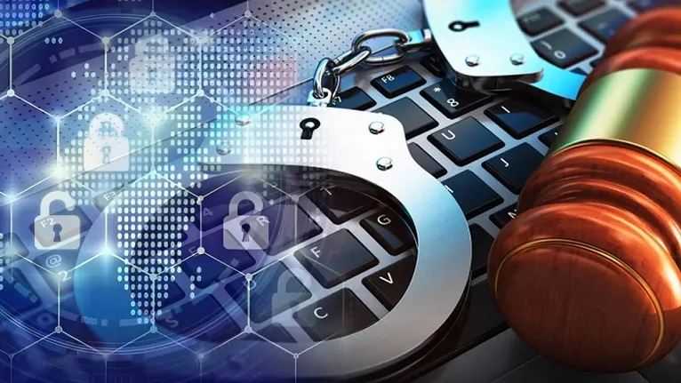 ऑपरेशन ‘Cy-Vajra’: नोएडा पुलिस का साइबर ठगों के नेटवर्क पर बड़ा प्रहार, 8 फर्जी कॉल सेंटर ध्वस्त, 49 आरोपी गिरफ्तार